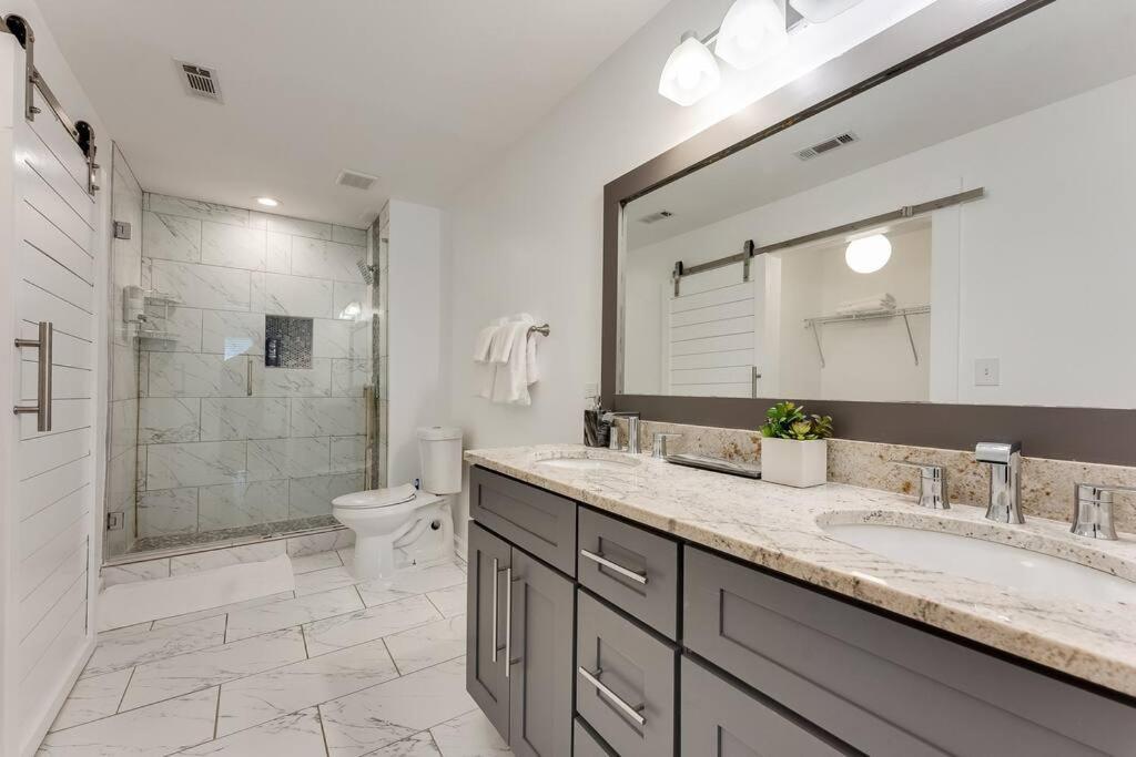 Luxury Atlanta Home - Self Check-In Pet Friendly Free Parking Экстерьер фото
