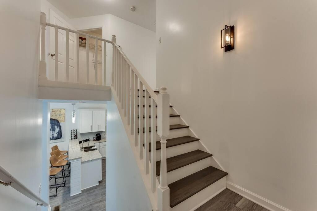 Luxury Atlanta Home - Self Check-In Pet Friendly Free Parking Экстерьер фото